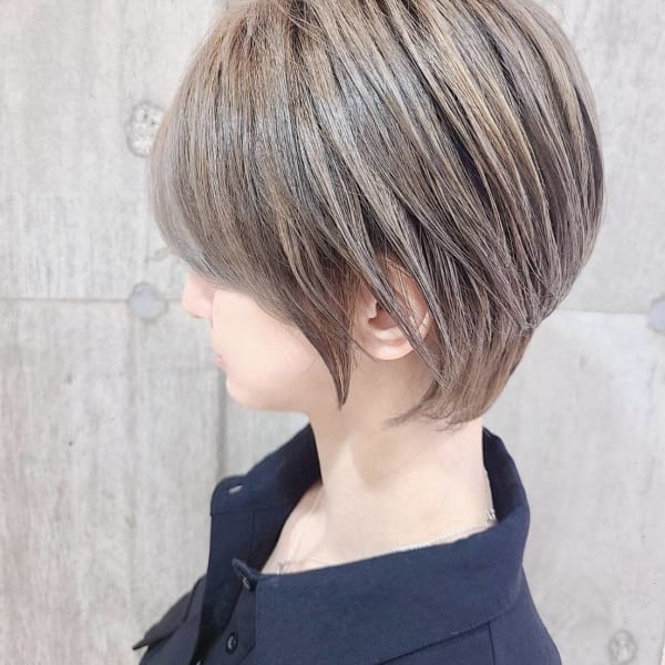 セミマットミルクティーベージュ×くびれショート