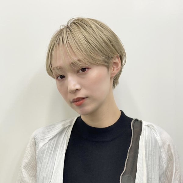センターパートショート | CiNEMA daikanyama(シネマ)のヘアスタイル | 美容院・美容室を予約するなら楽天ビューティ