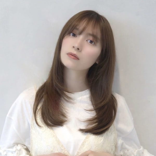 前髪レイヤーロングスタイル