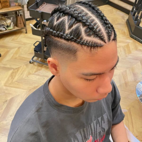 【コーンロウ4本】デザインコーンロウ×スキンフェード