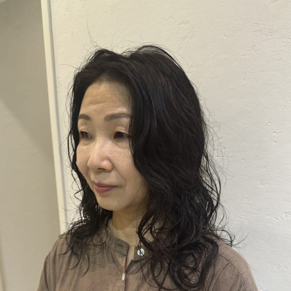 パーマで抜け感を