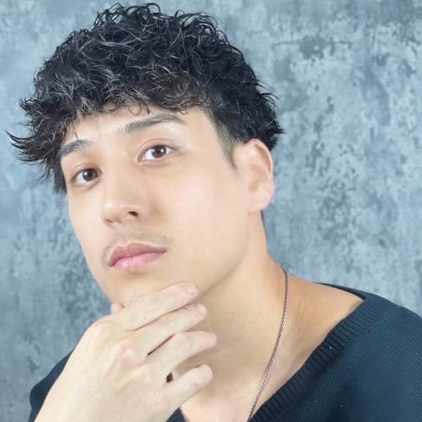 無造作ショートスペインカール