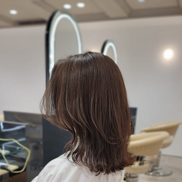 レイヤーカット×アースカラー|e.m.a PREMIUM BEAUTY SALON