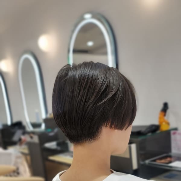 デザインカットでスッキリショート!|e.m.a PREMIUM BEAUTY SALON