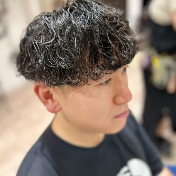 波巻きパーマ　ツーブロックスタイル　２ミリフェード　トステア|LOHAS Hair ANGIE