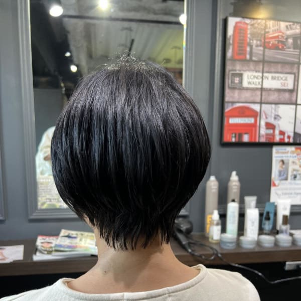 ショートボブ