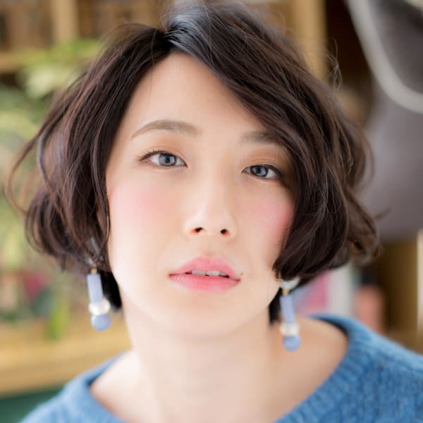 抜け感アシンメトリー前下がり小顔ミニボブ マッシュパーマ