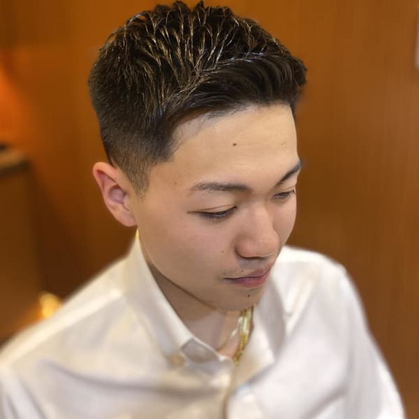 刈り上げ アップバング 理容室