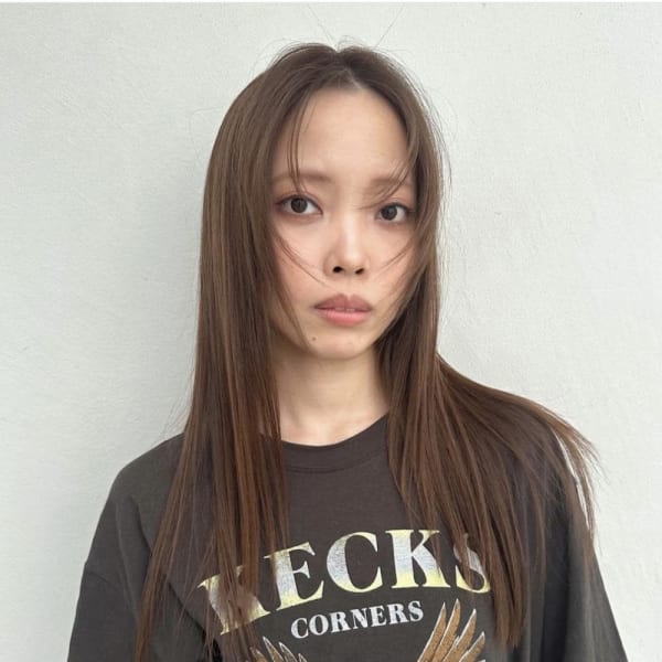 くすみベージュカラー