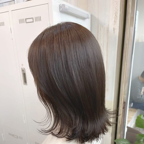 丸型卵形切りっぱなしボブくびれミディアムグレーベージュ渋谷