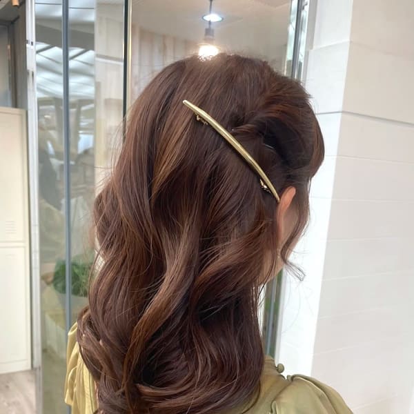 バレッタアレンジ結婚式ヘアお呼ばれヘアセット大人レイヤー渋谷