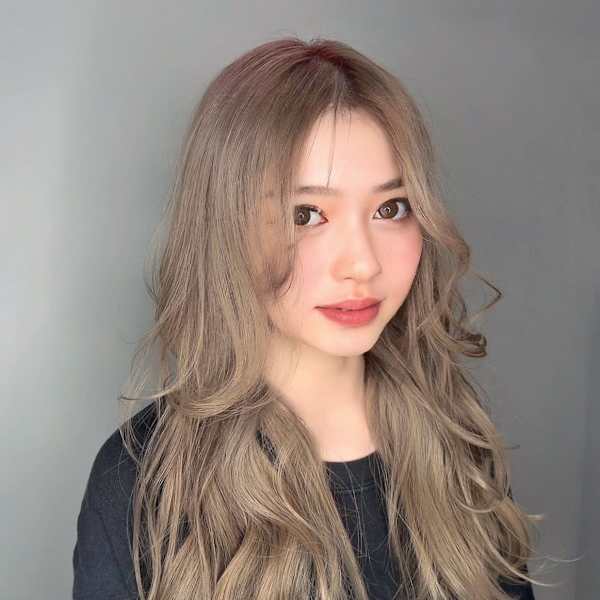 大人レイヤーパーマ無造作パーマレイヤーロングブロンドベージュ