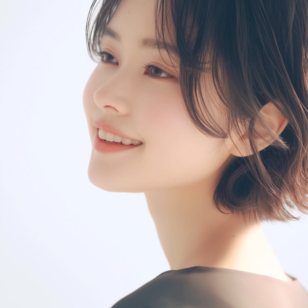 大人の魅力あふれる『甘辛ショートボブ』|Alice