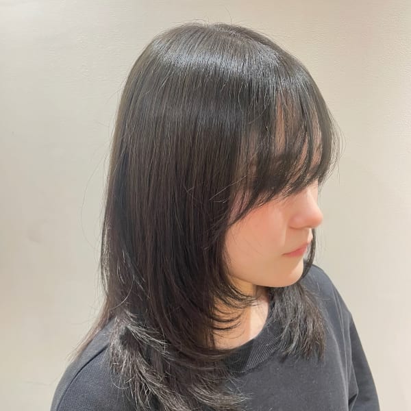ふんわりレイヤー×ダークグレージュ|トリートヘアデザイン 新浦安店