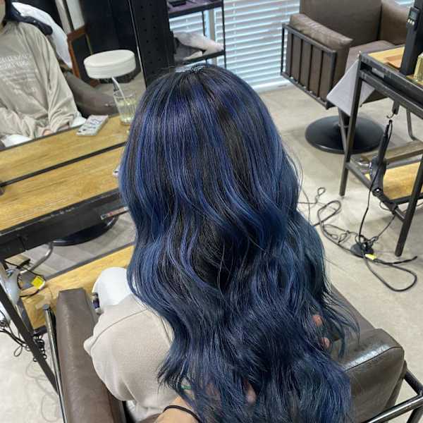 外国人風バレイヤージュ　ハイライトカラー　アッシュベージュ