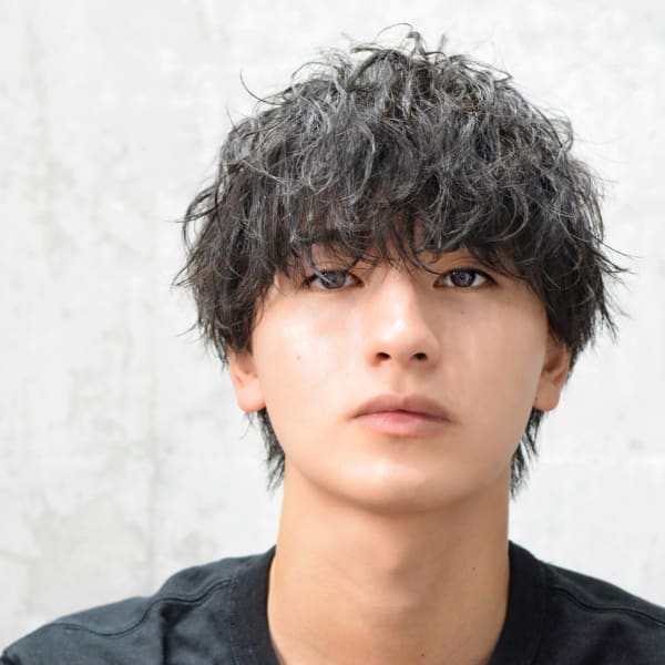 ツイストスパイラルパーマ黒髪マッシュウルフツイストパーマ