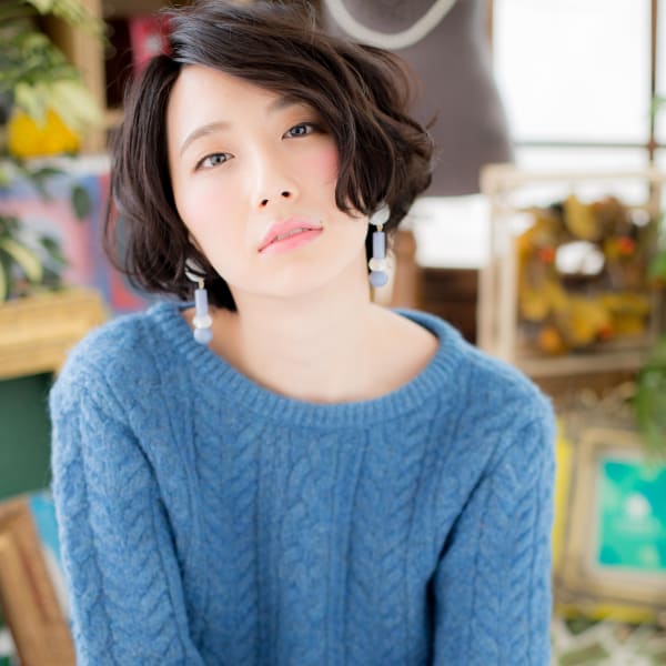 抜け感アシンメトリー前下がり小顔ミニボブ　ボブパーマ