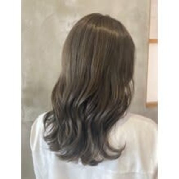 グレージュで透明感【acala吉祥寺】