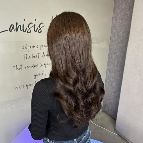 ダークブラウン