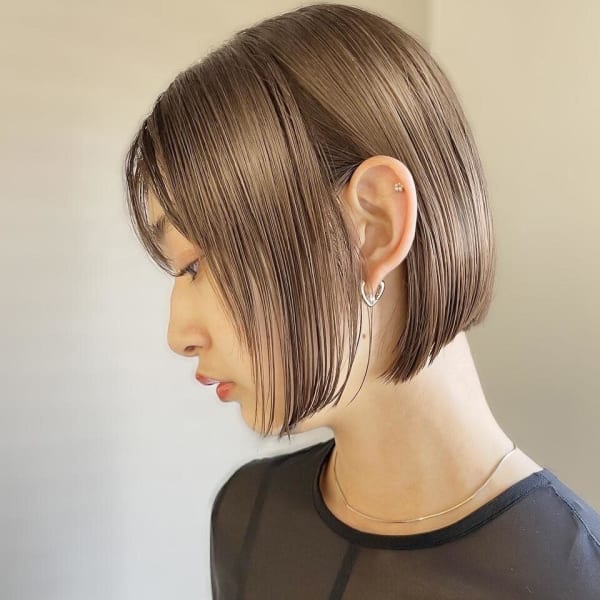 大人可愛い小顔似合わせカットブリーチなしショコラアッシュボブ