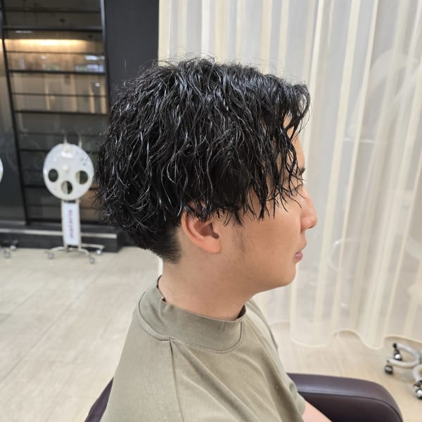 センターパート×ツイストスパイラルパーマ|soin de brace 布施店