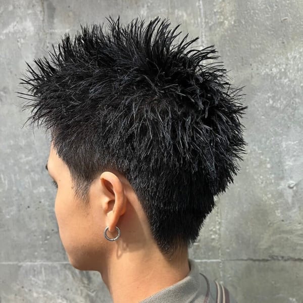 スパイキーショート 束感 アップバング