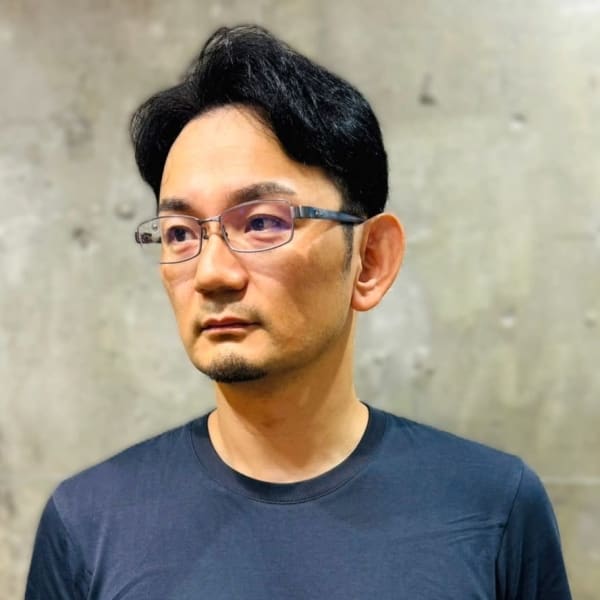 ビジネスヘア アップバング ツーブロック 黒髪 メンズカット