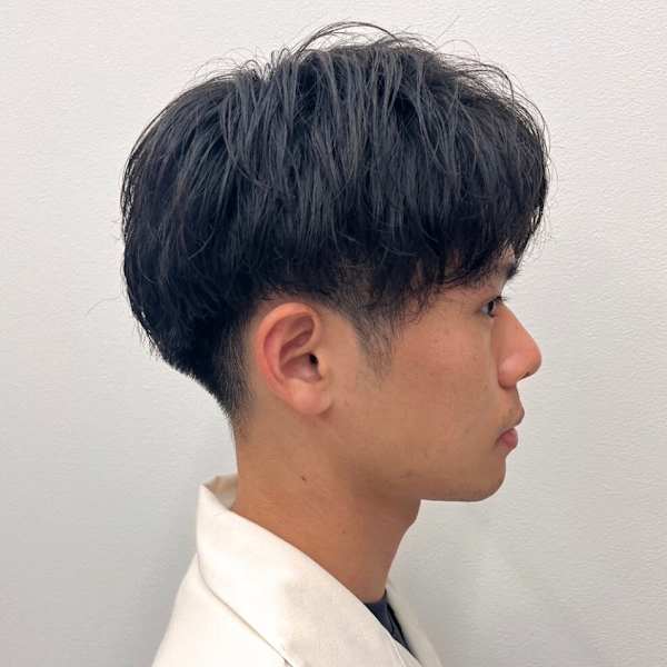 ニュアンスセンターパート 刈り上げ 緩めパーマ