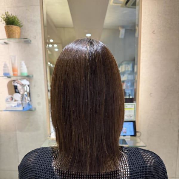 ストンと伸ばし中レイヤーボブ