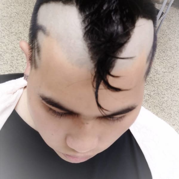 トカゲヘアー レザーアート イグアナ 爬虫類の続きね|ヘアサロンハラダ