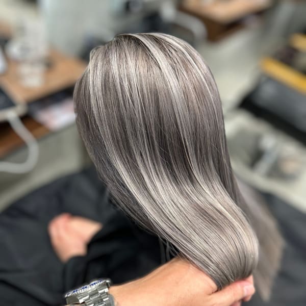 ハイトーングレーカラーケアブリーチダブルカラーシャドールーツ