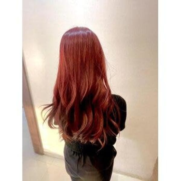 Wイルミナカラーで深みのあるワインレッド|ZEAL STAGE-II