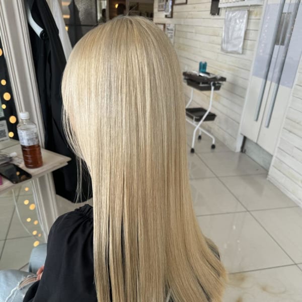 ホワイトベージュ