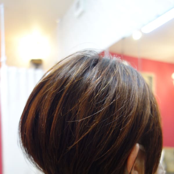 縮毛矯正をかけても丸みのある柔らかいショートボブ