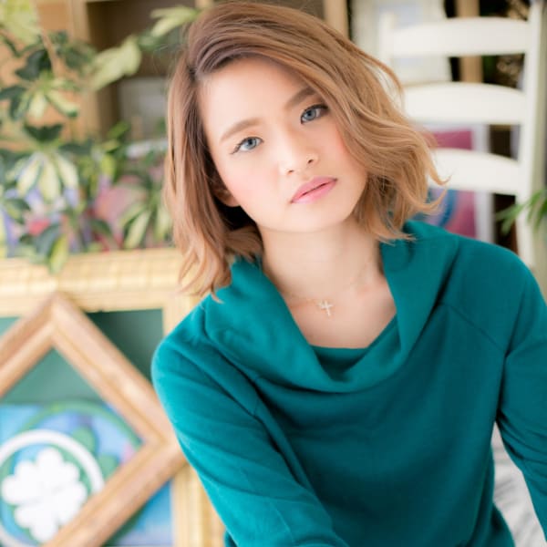 インナーカラーオレンジカラー小顔大人ボブ　ニュアンスカラー