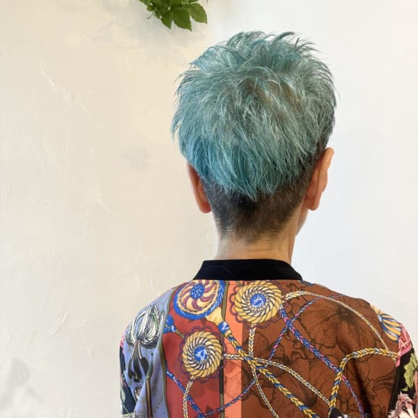 〜おしゃれマダムの空色カラーショート〜