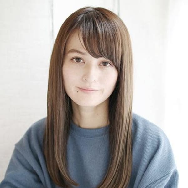 カジュアルなナチュラルストレートスタイル