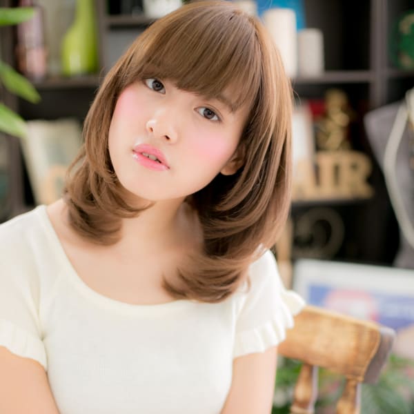 斜めバング大人かわいい小顔内巻きワンカール シルキーベージュ