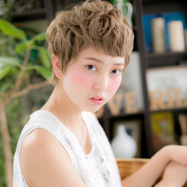 外国人風ハイライトカラー小顔クールショート メンズライク