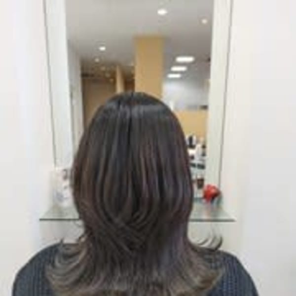 チャコールグレイ オリーブグレージュ レイヤーカット|HAIR・Position田子西店