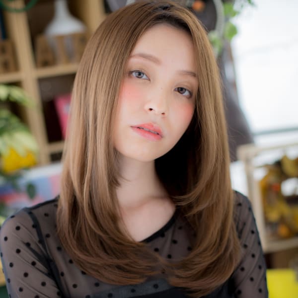 小顔見せ大人可愛いハイライトオレンジカラー　レイヤーロング