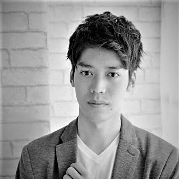 竹内涼真風髪型　爽やかビジネスカジュアルアップバングショート