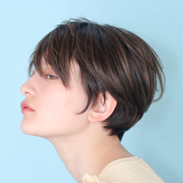 40代デザインカラーオリーブベージュ小顔レイヤーショート