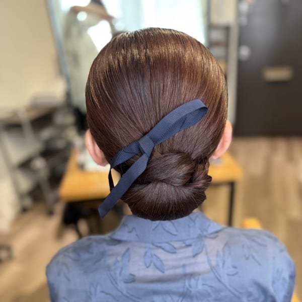 シンプルシニヨン