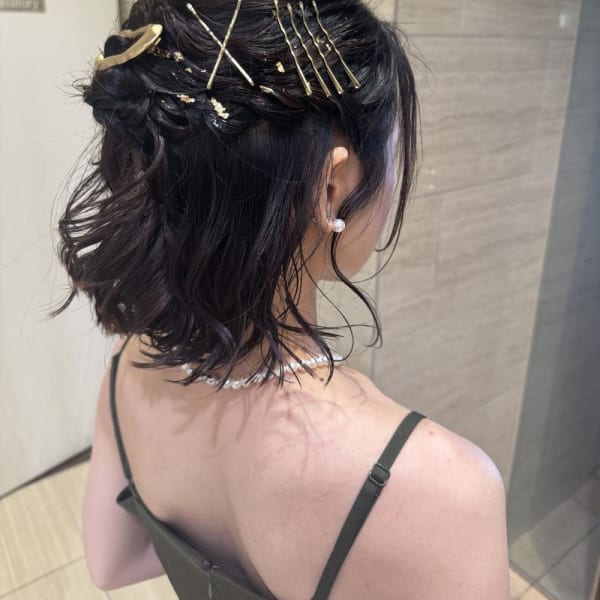 結婚式お呼ばれハーフアップ /コノミ.