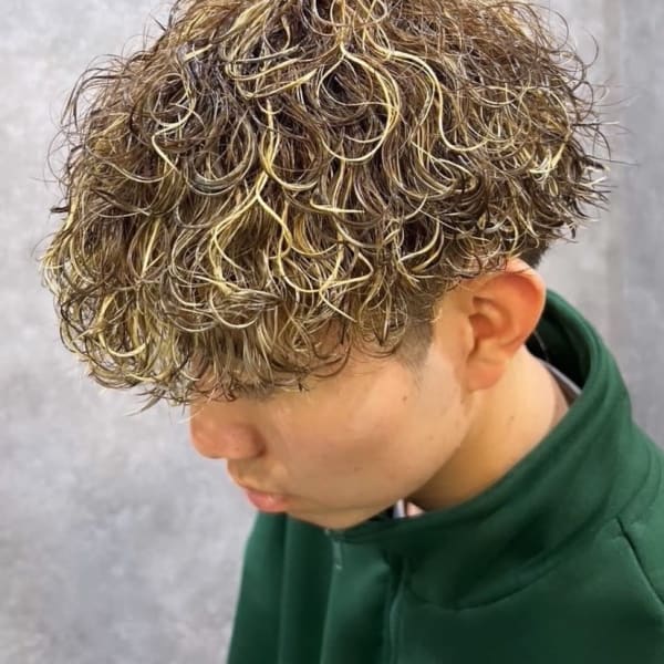 メンズカット×ツイスパor波巻きパーマ|RISE 新小岩店