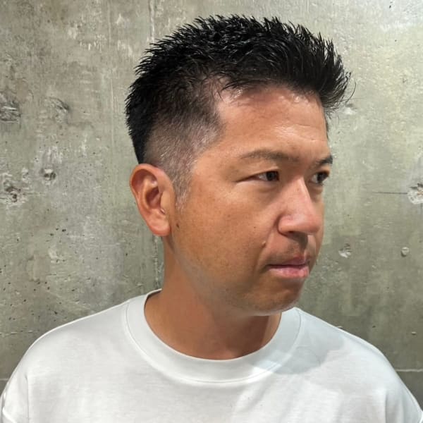 刈り上げ　黒髪　ベリーショート　フェードカット　30代40代