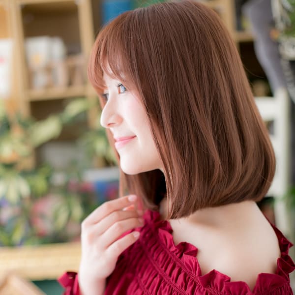 大人かわいいツヤ髪ピンクベージュ前下がり ニュアンスカラー