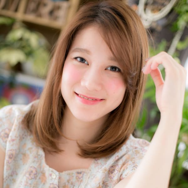 大人可愛いミルクティーカラー小顔ミニボブ ヘルシースタイル