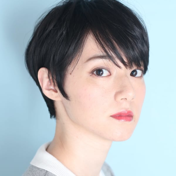 黒髪40代50代小顔美髪シアーカラーカールショート